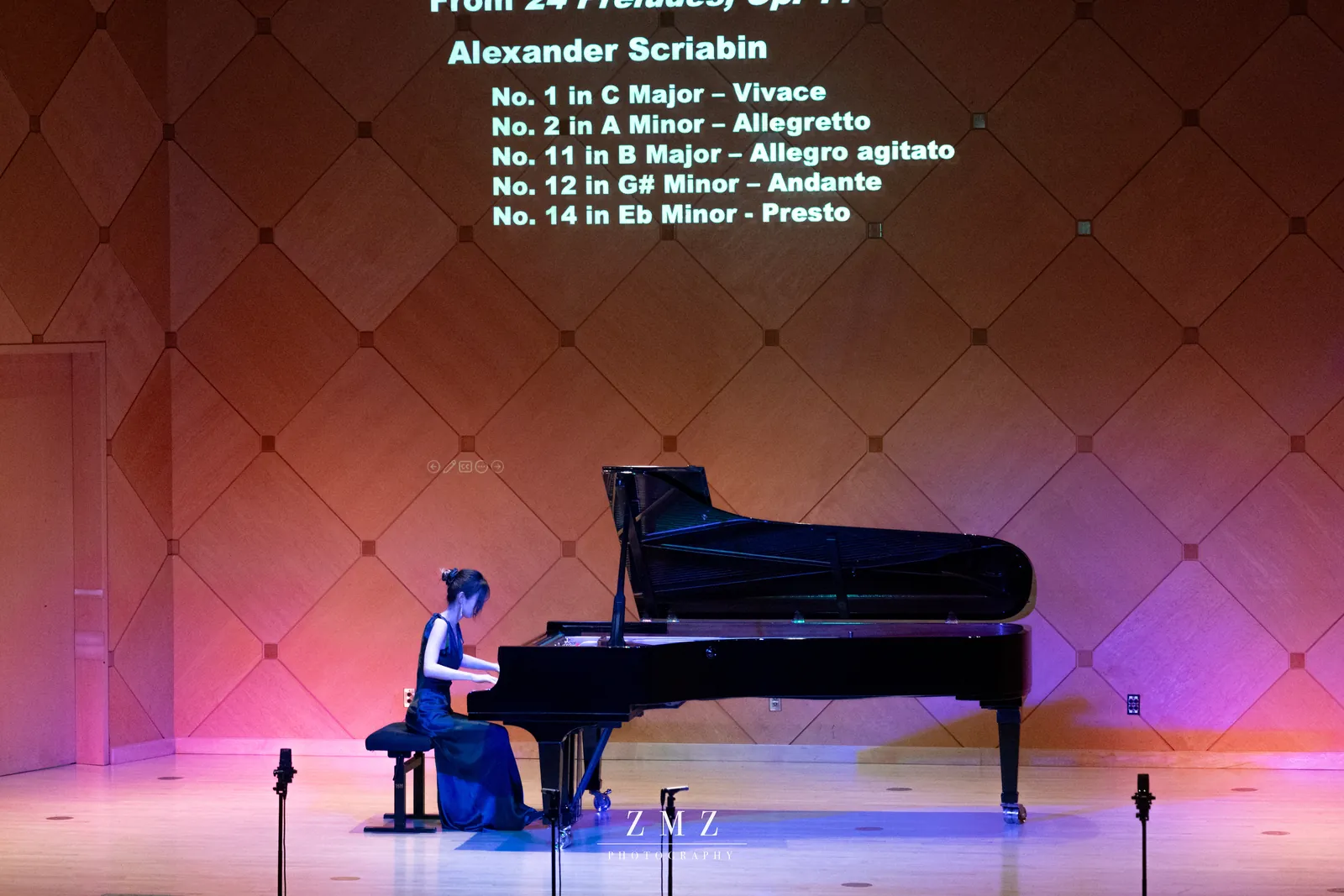 Rui Xi performing a solo piano recital